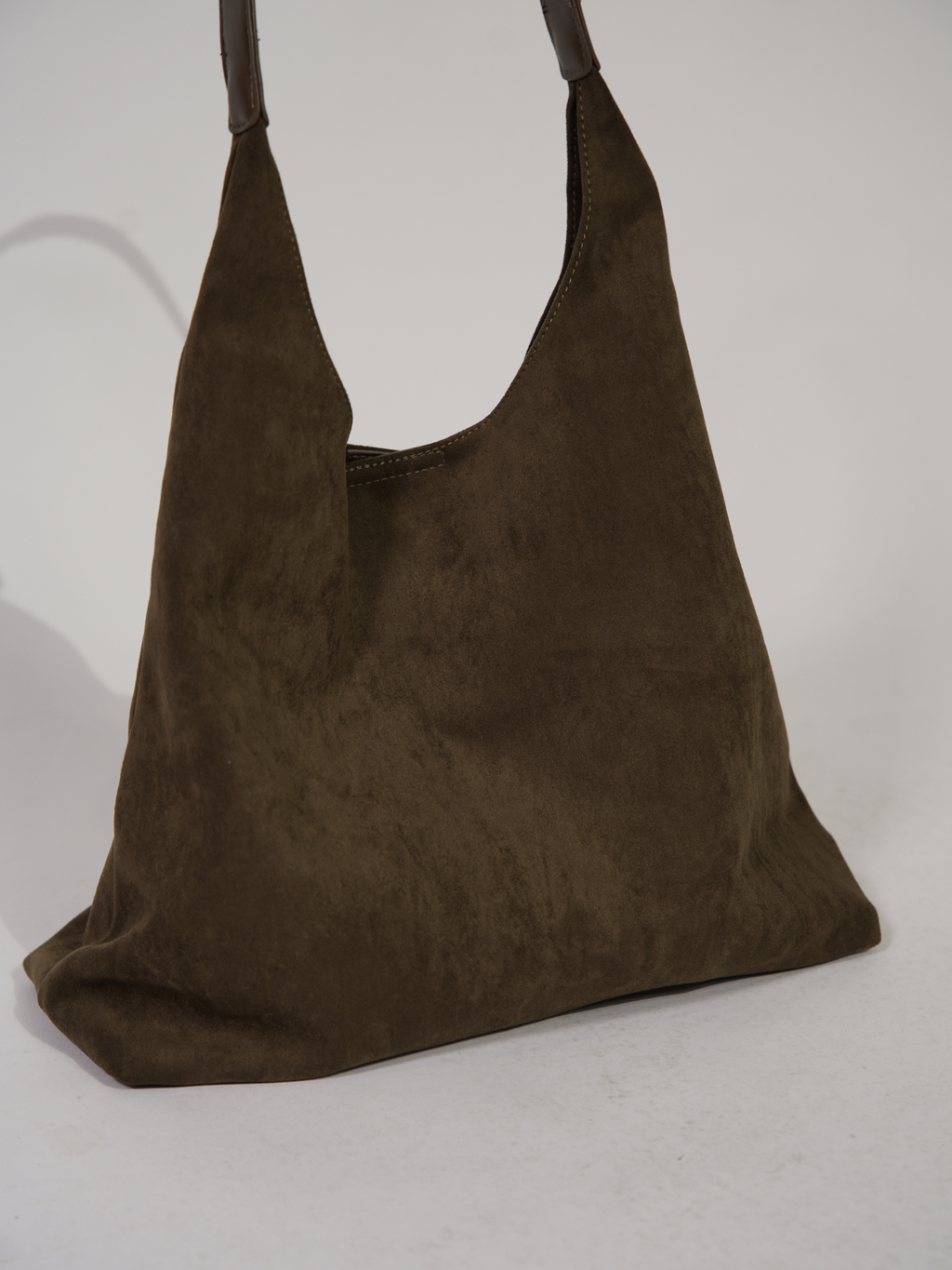 Classic Leather Tote for Daily Use