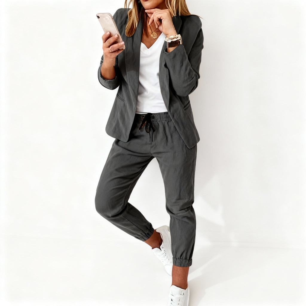 Chic Women's Blazer and Jogger Set – Coordinating Blazer and Trousers